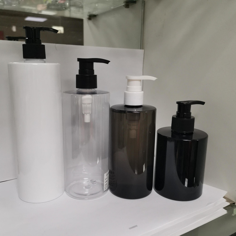 Refillable Unique Empty Black Bottles for Body Wash Boston Round PET Plastic Empty Shampoo and Conditioner Bottles of 500 ml 8oz