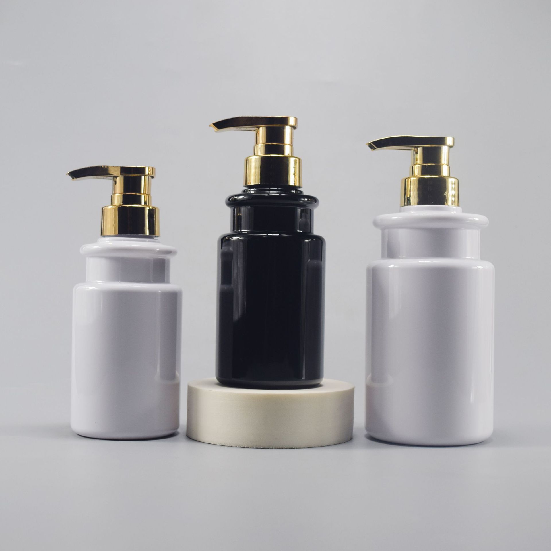 300ml 500ml custom color hotel shampoo body wash lotion shower gel bottles With gold pump head Cosmetic Lotion Pump Bottles