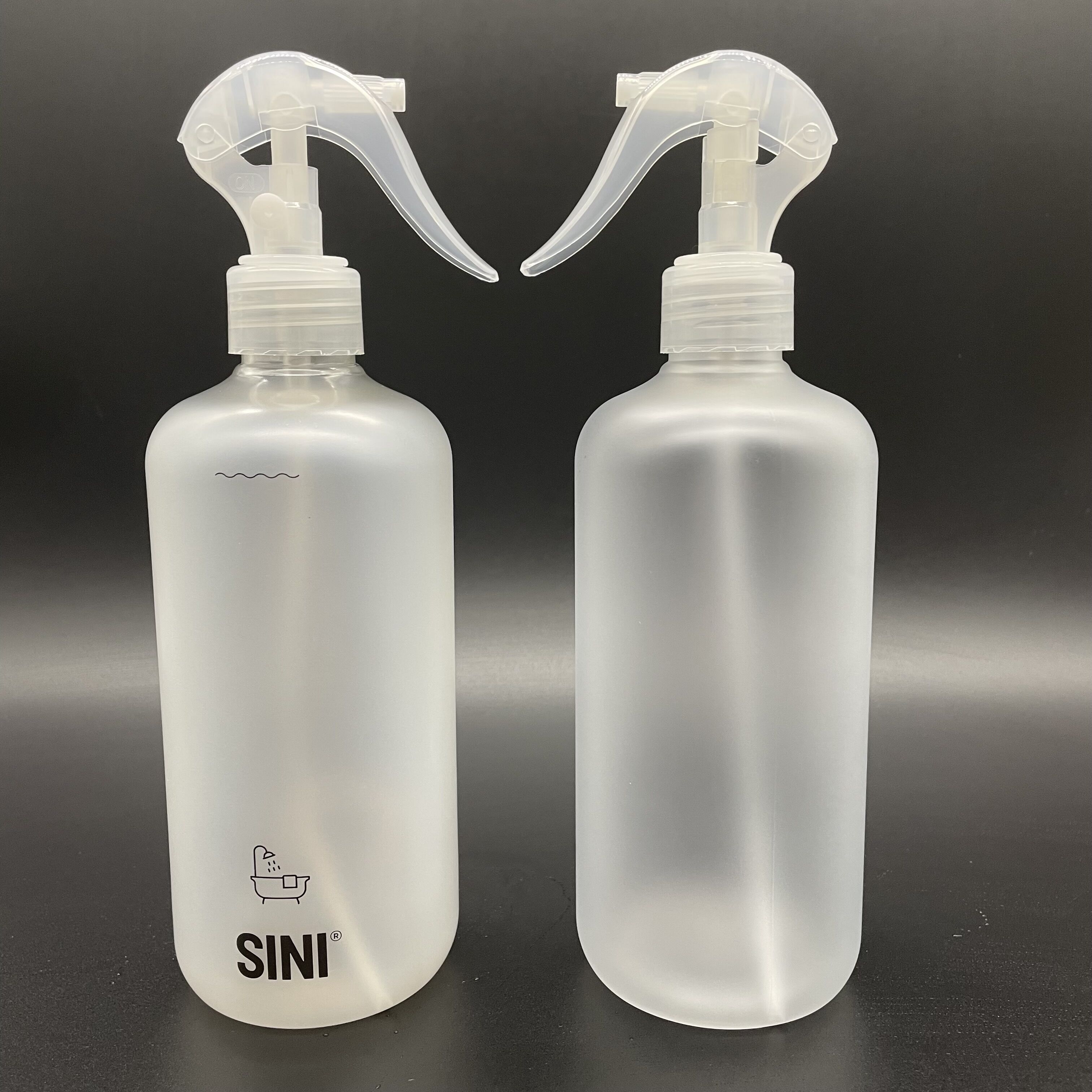 16oz matte Trigger Spray Empty Plastic Spray Bottles with Pump Head Sprayer Frosted Round hair design Customized Logo Container