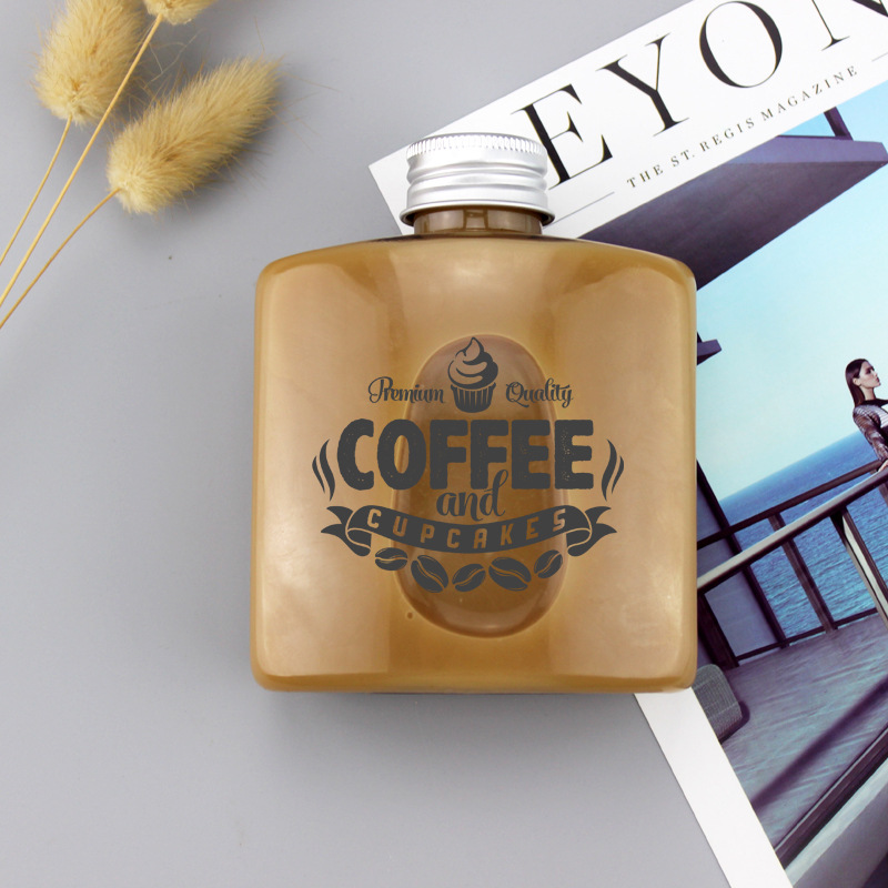 Flat Bottle Plastic Square Juice PET 250ml 500ml Hip Flask Water Drink Containers with Lids for Packaging of Wine Liquor Whiskey