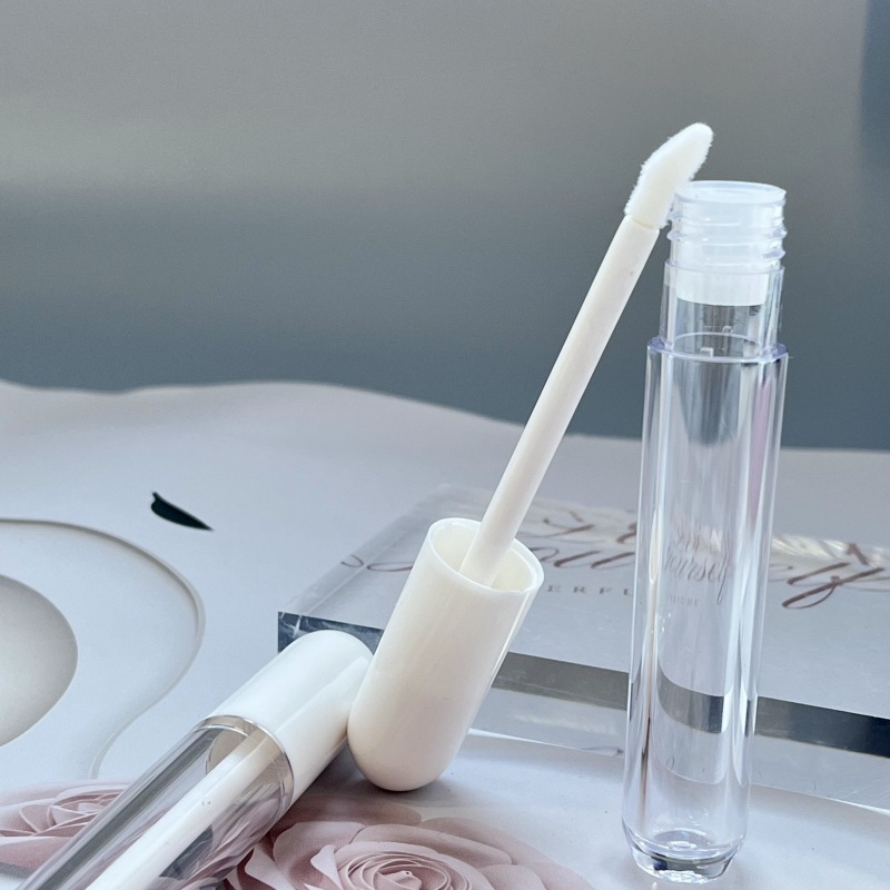 5.5ml Wholesale Customized makeup lip glaze bottle empty plastic lipgloss tubes with Wand Brush