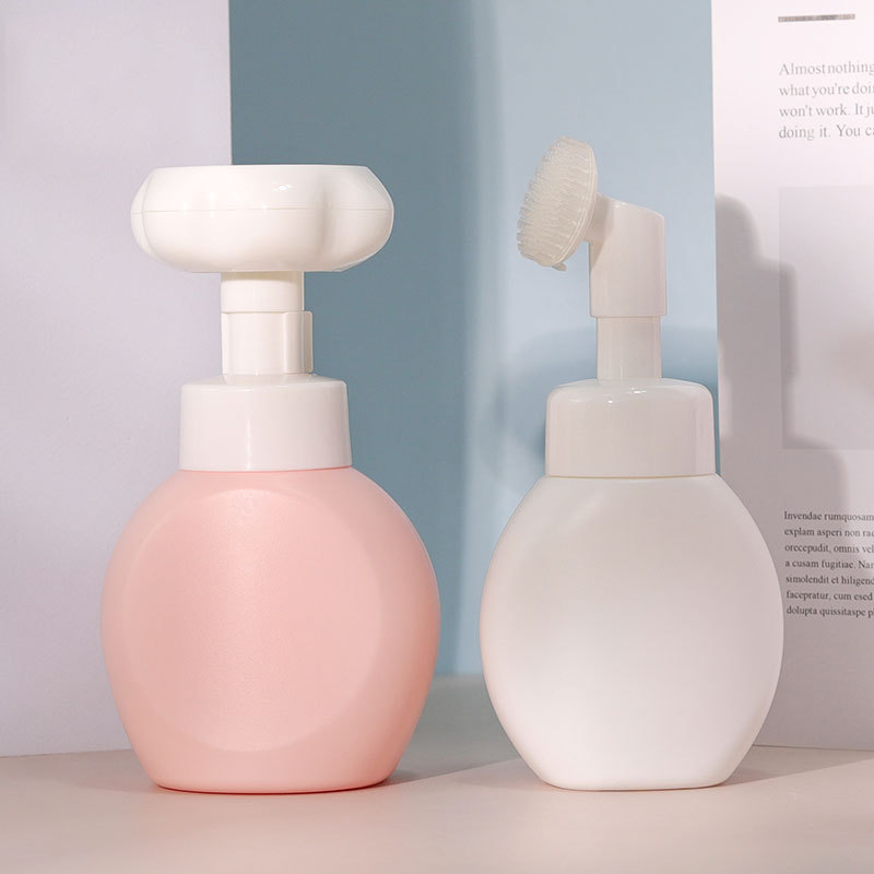 press flower Mousse Bottle Cosmetic Facial Cleanser 100ml 120ml 200ml White Black Foam Pump Bottle With Silicone Brush