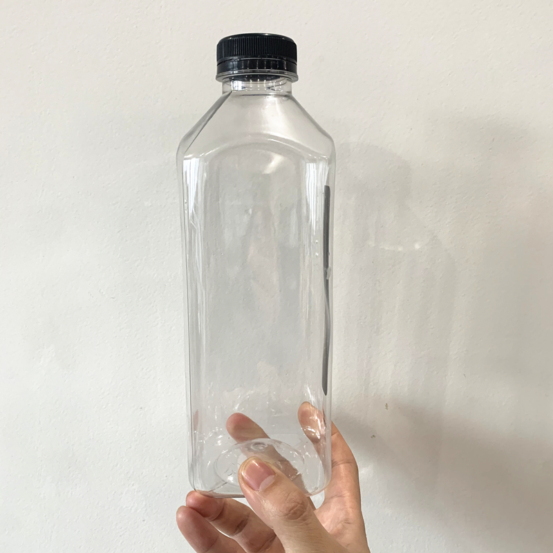 Factory Price 1.5 Liter Clear Food Grade PET Square Plastic Beverage Bottle BPA Free Juice Bottle for Juice Water Coke Beverage