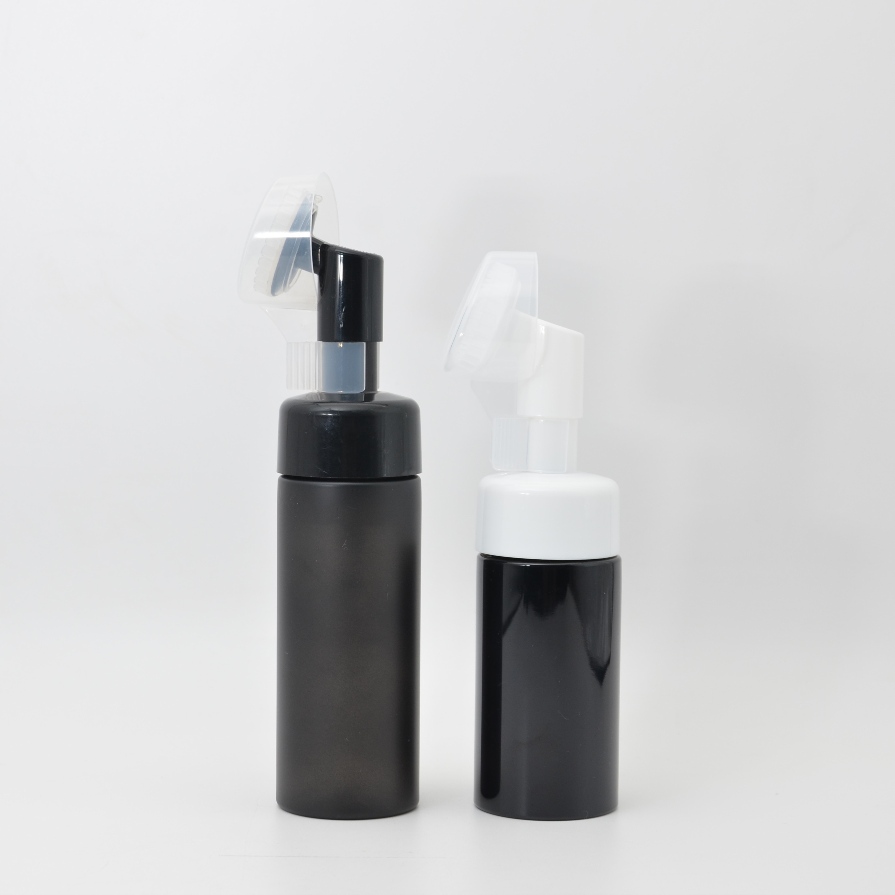 press flower Mousse Bottle Cosmetic Facial Cleanser 100ml 120ml 200ml White Black Foam Pump Bottle With Silicone Brush