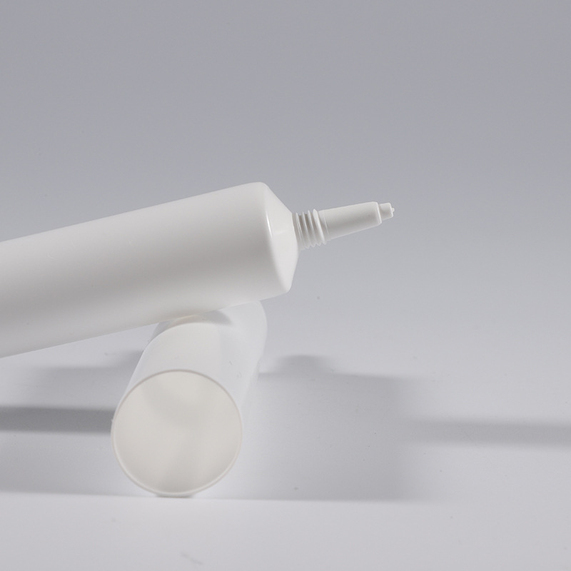 wholesale Custom Logo Plastic Squeeze Tube 15ml 30ml 50ml 150ml 200ml Empty Sunscreen Cream Lotion PE Eye Cream Plastic Bottle