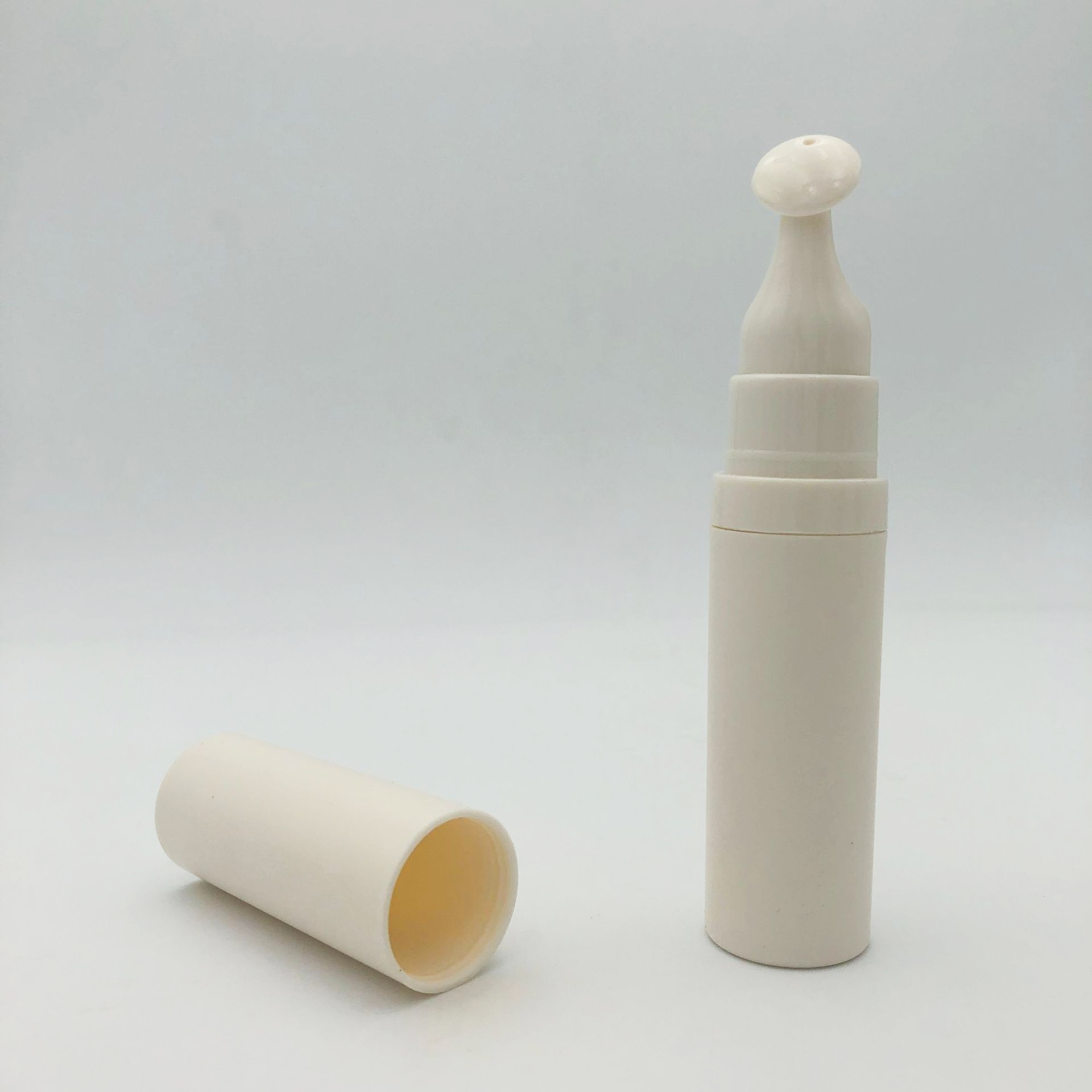 7.5ml 10ml 15ml Airless Lip Film Lip Mask Lip Gloss Tube Eye Cream Serum Pump Press Dispensing Tube with Massage Head Applicator