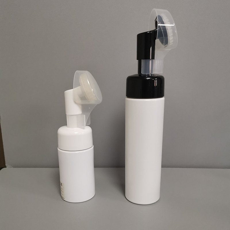 press flower Mousse Bottle Cosmetic Facial Cleanser 100ml 120ml 200ml White Black Foam Pump Bottle With Silicone Brush