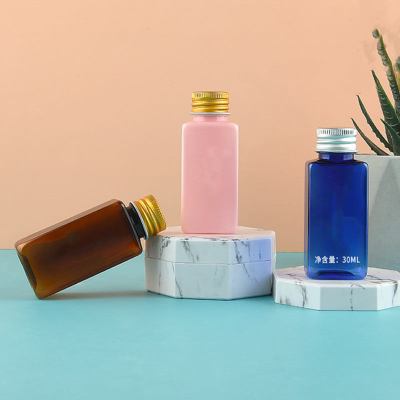 Mini 30ml Plastic pet Bottle Empty Shampoo and Conditioner Bottles Packaging Dispenser for Hotel Square Oil Bottle with Flip Cap