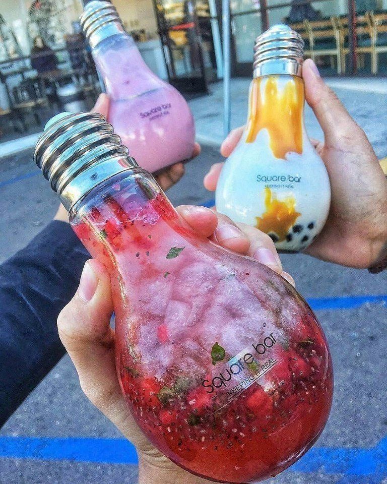 400ml 500ml 700ml Empty Light Bulb Bottle Led Wholesale Bubble Tea Plastic Bottle for Juice Drinks with Straw Drink Containers